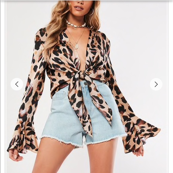 Leopard Front Tie Crop Top - Picture 4 of 8